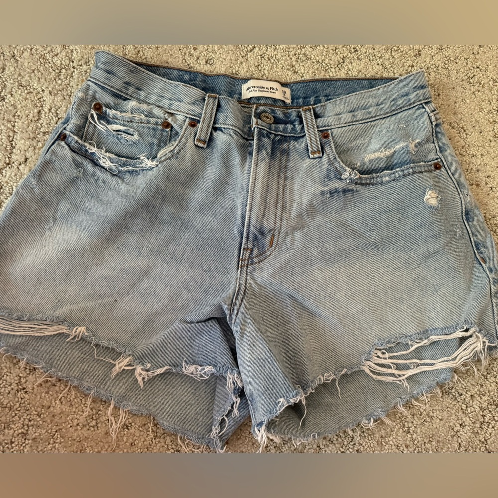 Women Abercrombie & Fitch Jean shorts! Size 29 NWOT